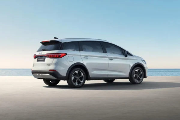 BYD M6 DM-i